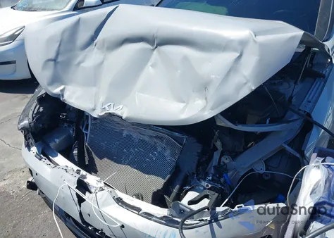 2025 Kia K5 Gt-Line z USA, uszkodzony, nr VIN KNAG64J7XS5325807